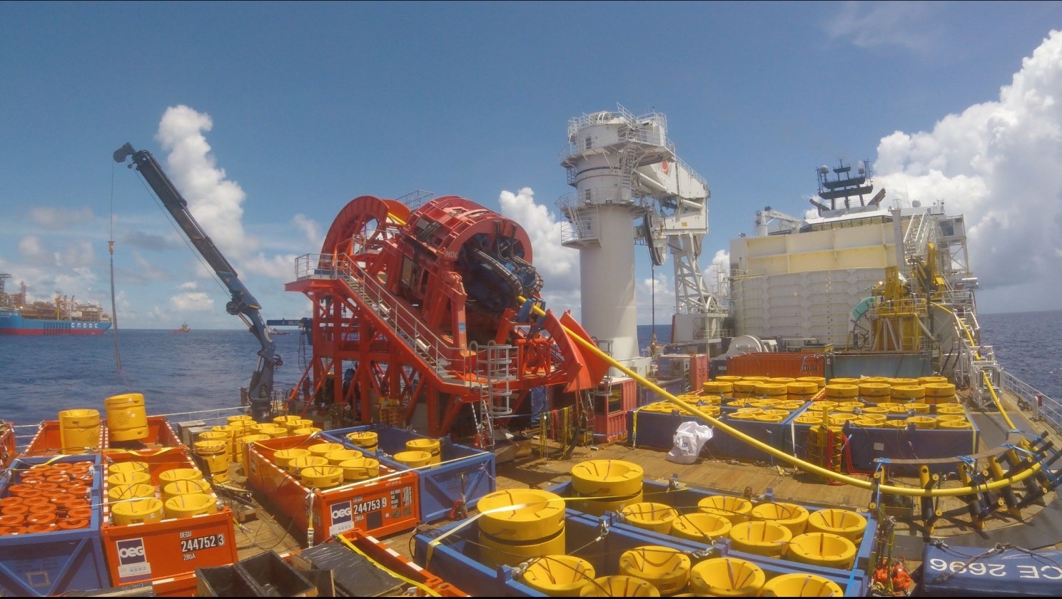 MDL HLS efficiently installing umbilical with buoyancy modules in the South China Sea